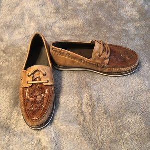 Tooled leather slip ons size 7
